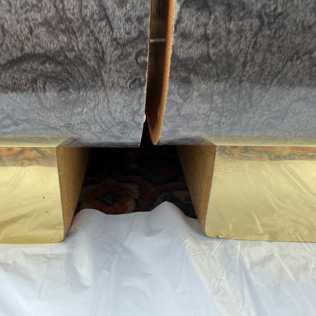 1980s Postmodern Waterfall Laminate & Brass 2 Drawer Nightstands in Gray Burlwood Print - A Pair For Sale - Image 15 of 18