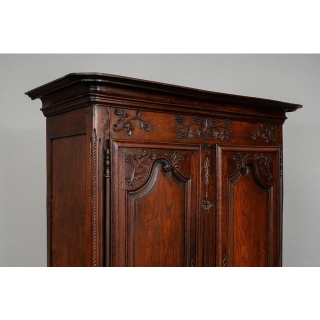 Wood Baroque Buffet Cupboard in Walnut, 18th Century For Sale - Image 7 of 18