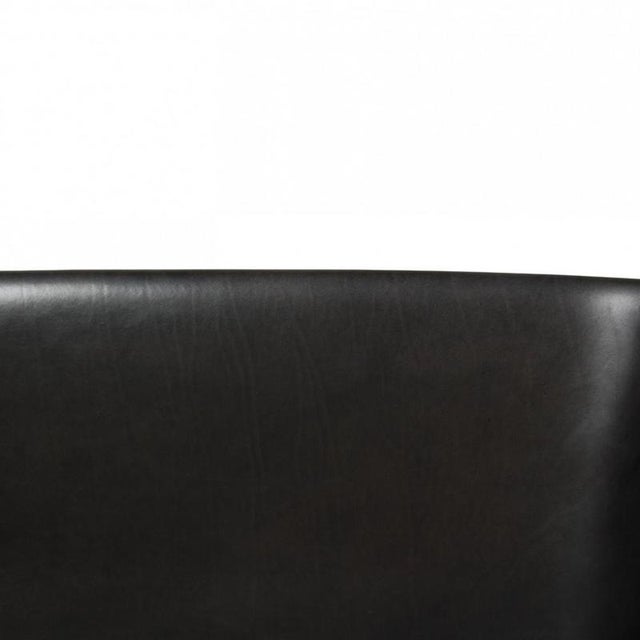 Swan Sofa in Black Grace Leather by Arne Jacobsen, 2019 For Sale - Image 15 of 18
