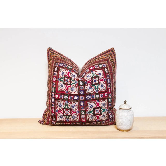 Our antique Jaislmer pillow, an exquisite decorative fabric with a deep-rooted history. Crafted from antique fabric, this...