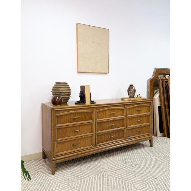 Vintage Thomasville 9 Drawer Dresser Walnut W/ Glass Top For Sale - Image 9 of 16