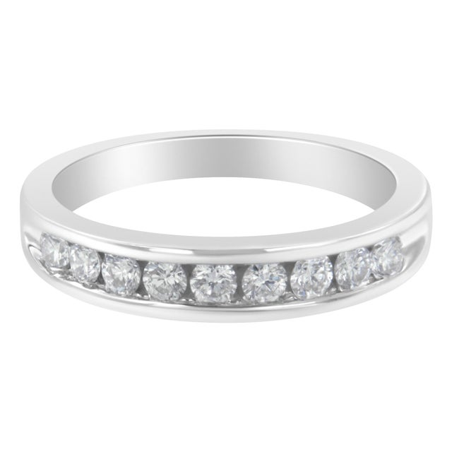 Contemporary 18K White Gold Round-Cut Diamond Ring (1/2 cttw, H-I Color, SI2-I1 Clarity) Size 8 EVS1010 For Sale - Image 3 of 7
