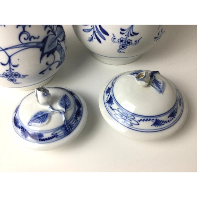 Mid 20th Century Meissen Blue Onion Coffee Pots - A Pair For Sale - Image 5 of 11