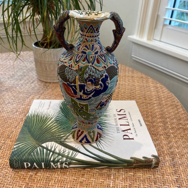 Antique Japanese Double Handled Moriage Satsuma Vase For Sale In New York - Image 6 of 12