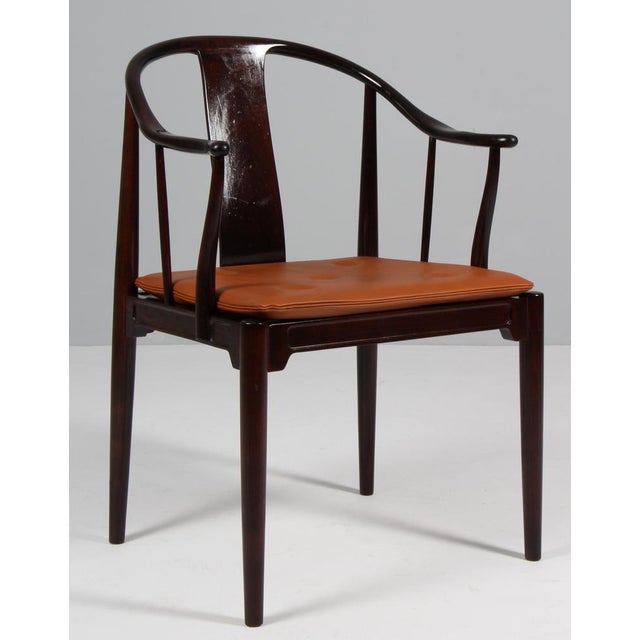 Hans J. Wegner famous and beautiful chair is an adaptation of an old Chinese chair of the Ming dynasty; “China Chair”. A...
