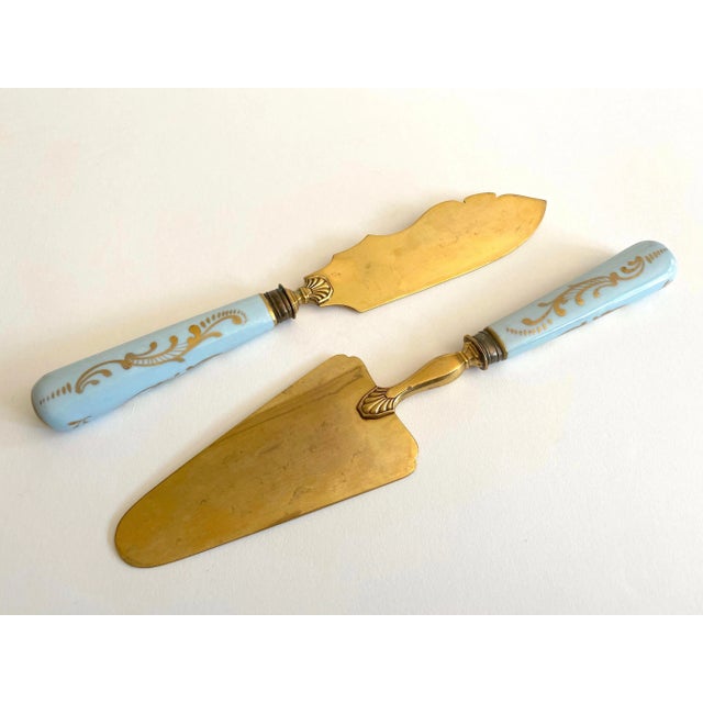 Metal Antique Early 1900's Neoclassical Hand Painted Floral Gilded Porcelain Brass Fish Serving Utensils - Set of 2 For Sale - Image 7 of 13