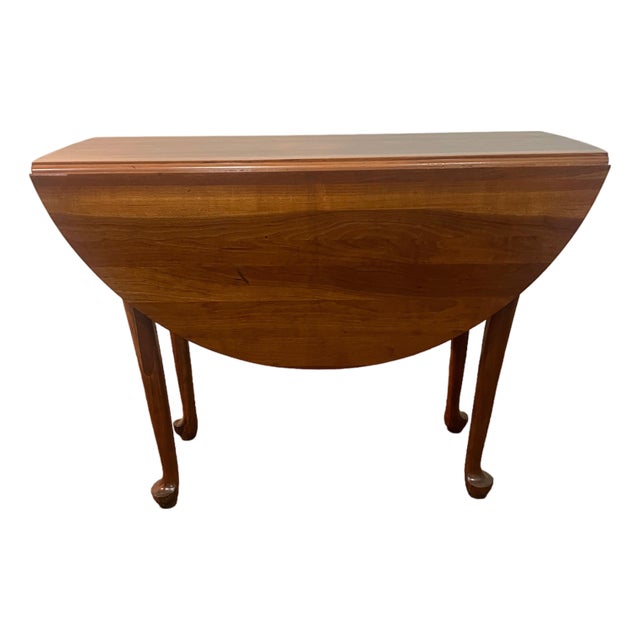 1950s Queen Anne Cherry Drop Leaf Gate Leg Oval Table For Sale