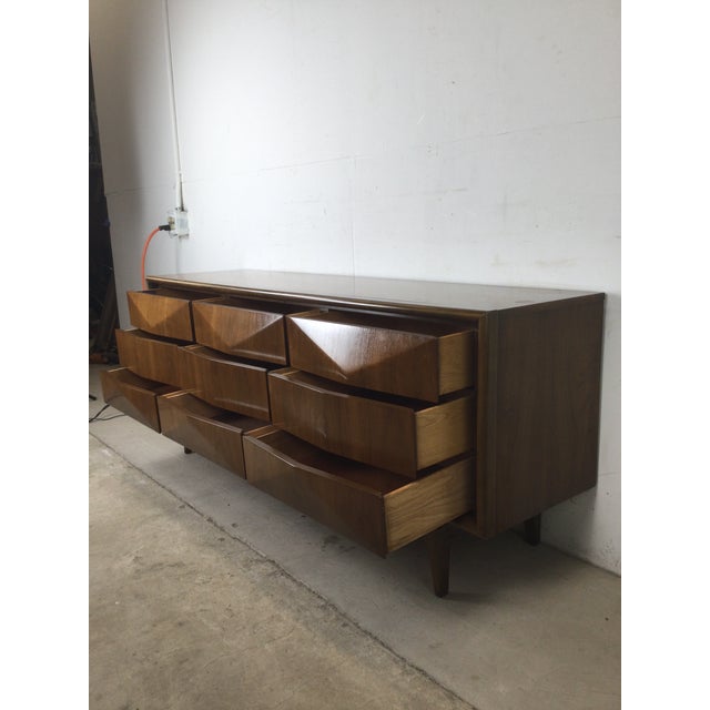 Wood Mid Century Modern Lowboy Dresser With Unique Diamond Front by United Furniture For Sale - Image 7 of 17