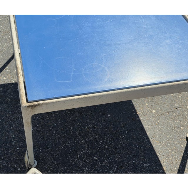 Mid-Century Modern 1970s Richard Schultz Style Knoll Aluminum and Blue Enamel Side-Coffee Table For Sale - Image 3 of 18