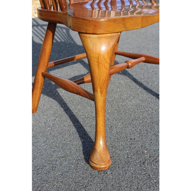 Brown Thomasville Fisher Park Pecan Windsor Armchairs—A Pair For Sale - Image 8 of 18
