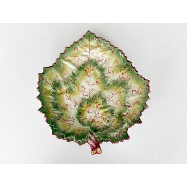 Faianças Belo Portugal Majolica Geranium Leaf Dishes, Set of 3 For Sale - Image 12 of 18