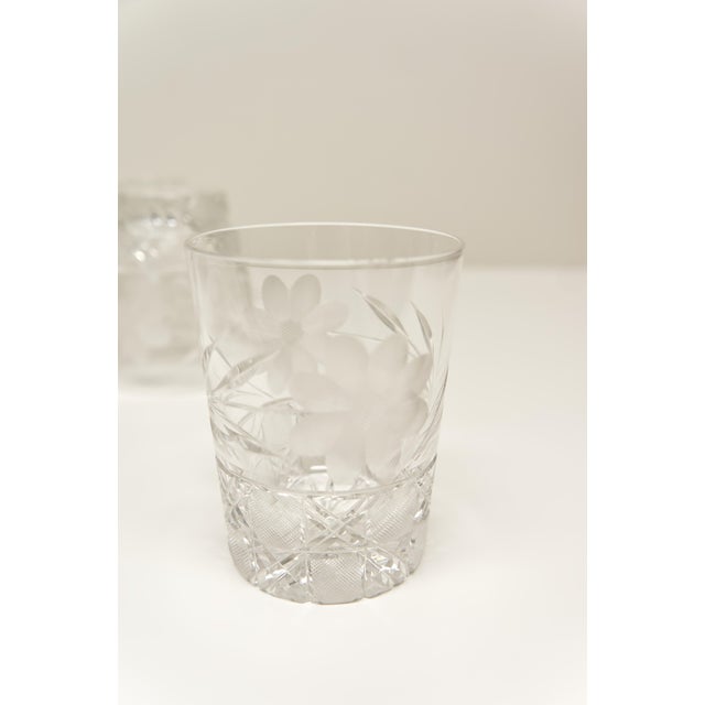 Brilliant Period Style Cut Glass Daisy Pattern Rocks Glasses Set of 4 For Sale - Image 4 of 5