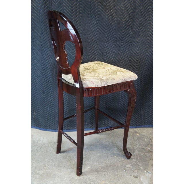 Late 20th Century Pulaski Foxcroft Bar Height Stools Prince of Wales Carved Plume - Set of 3 For Sale - Image 6 of 12