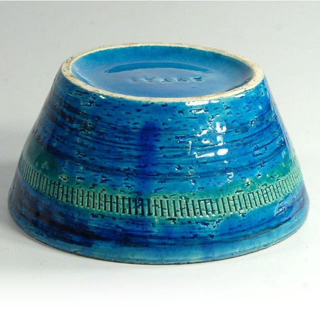 Bitossi Italian Rimini Blue Ceramic Bowl by Aldo Londi for Bitossi, 1970s For Sale - Image 4 of 8