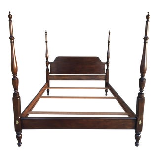 Henkel Harris Mahogany Queen Size Chippendale Style Poster Bed (Finish 29) For Sale