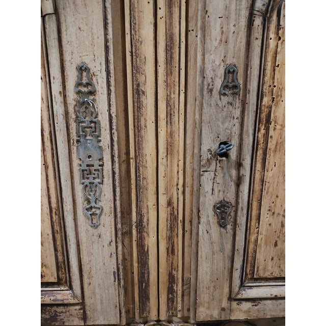 18th Century French Provincial Walnut Buffet From Provence (Avignon), Circa 1780 For Sale - Image 10 of 10
