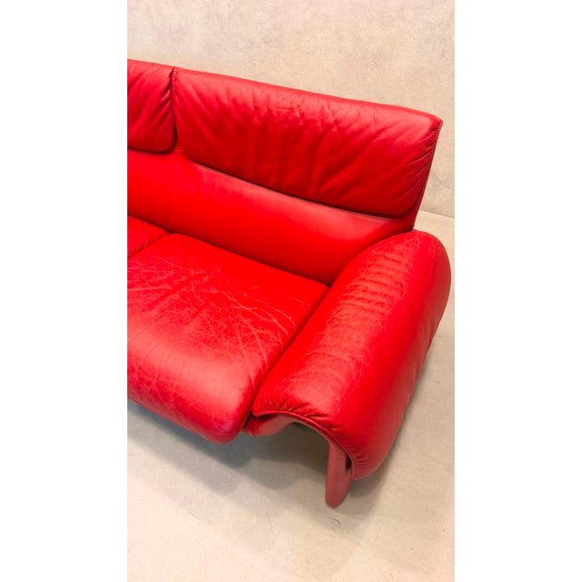 Red Vintage DS-2011 Leather Sofa from de Sede, 1980s For Sale - Image 8 of 14