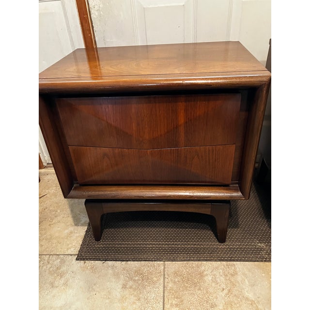 Mid-Century Modern Mid Century Modern Diamond Front Nightstands For Sale - Image 3 of 18