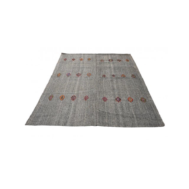 Mid-Century Modern Embroidered Gray Vintage Kilim Rug - 6`8″ X 8`4″ For Sale - Image 3 of 6