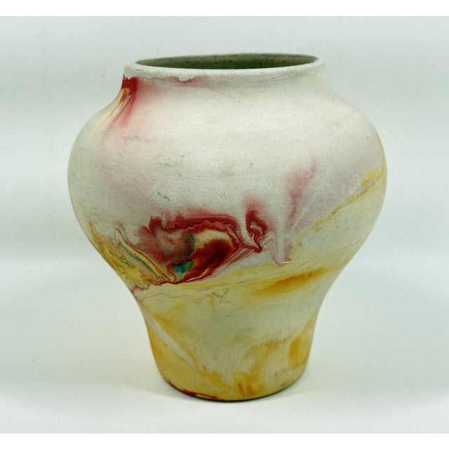 Mid-Century Nemadji Marbled Art Pottery Vase – 5.5" Hand-Dipped Swirl For Sale In Portland, OR - Image 6 of 7