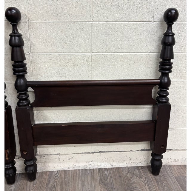 Late 19th Century Antique Twin Size Traditional Solid Mahogany Poster Cannonball Bed For Sale - Image 5 of 8