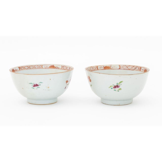 Chinese Export Famille Rose Porcelain Bowls, Pair For Sale - Image 9 of 10