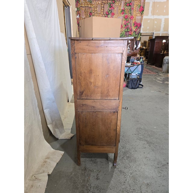 19th Century French Louis XV Provincial Oak Cabinet For Sale - Image 4 of 10