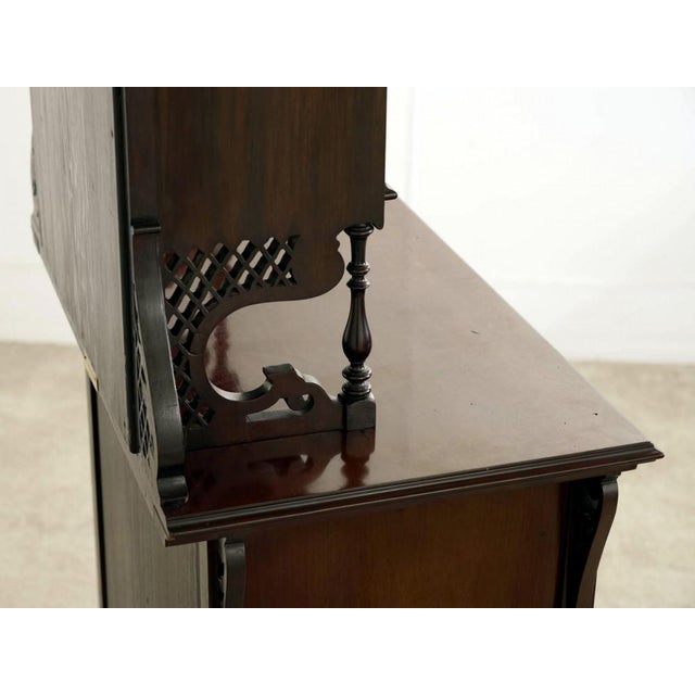 Brown Edwardian Display Cabinet in Mahogany, 1910s For Sale - Image 8 of 9