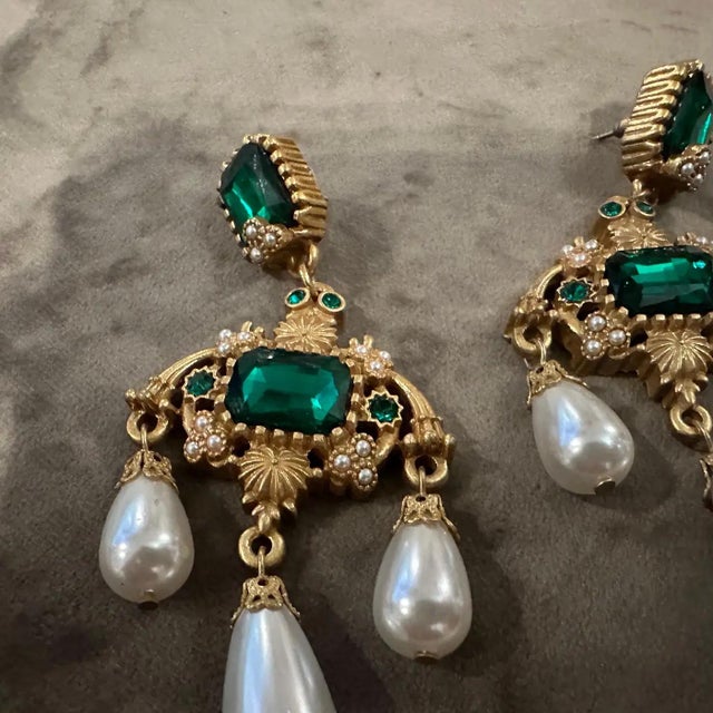 Metal 1990s Amazing Costume Jewelry Chandelier Earrings by Antigona Paris For Sale - Image 7 of 12