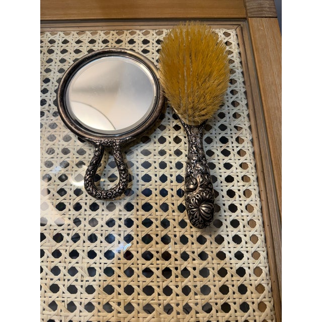 W.I. Broadway & Co. was a notable English silversmith based in Birmingham, a major center for silver production in the...