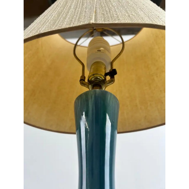 1960s Mid-Century Modern Green Malachite Teardrop Design Table Lamp W Custom Shade For Sale - Image 5 of 16