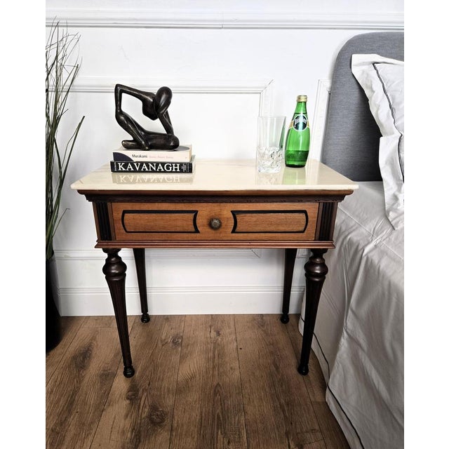 Very elegant and refined Italian 1950s Art Deco Mid-Century Modern pair of night stands bed side tables with greatly...