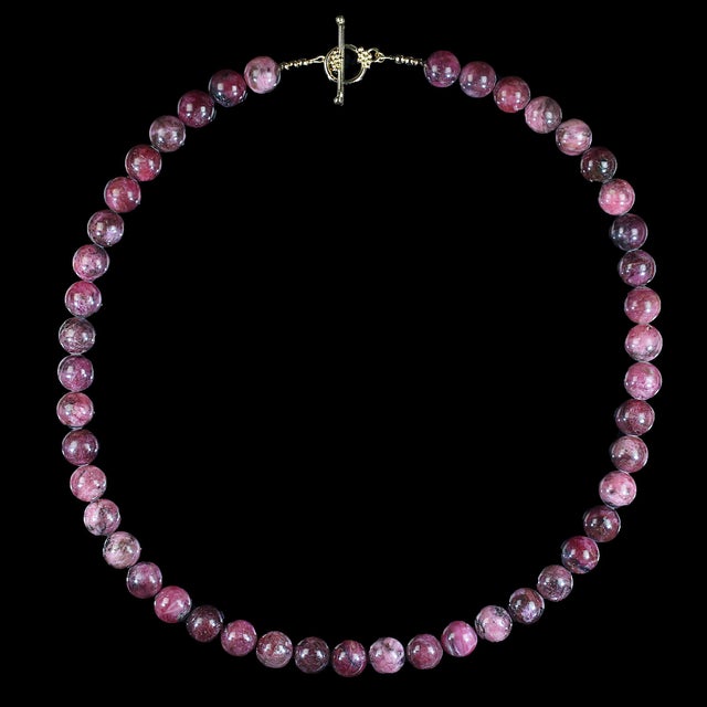 Elegant Raspberry Red Rhodonite Necklace – 23.5 Inches Make a sophisticated statement with this elegant raspberry red...