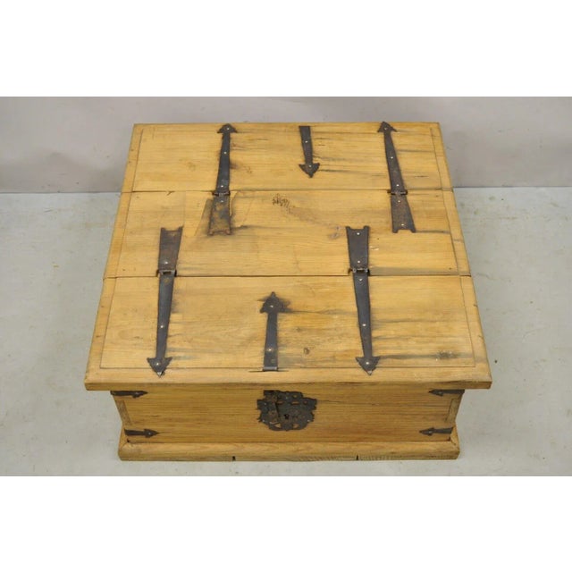 Late 20th Century Country Farmhouse Style Mexican Double Lid Wooden Coffee Table Storage Trunk For Sale - Image 12 of 13