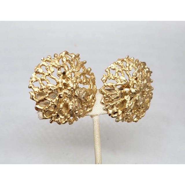 Mid-Century Modern Vintage 1970s Signed Napier Modernist Goldtone Clip Earrings- 2 Pieces For Sale - Image 3 of 9