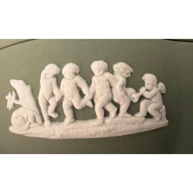 Vintage 1950 English Wedgwood Jasperware Green Neoclassical Relief Lidded Trinket Box For Sale - Image 10 of 10