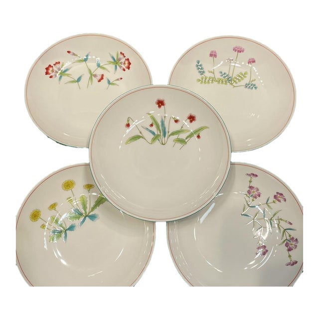 Minimalism Retro Painted Floral Porcelain Plate - Set of 5 For Sale