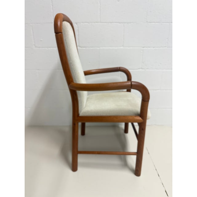 Elevate your dining space with this exceptional set of six vintage Mid-Century modern dining chairs. Included in the set...