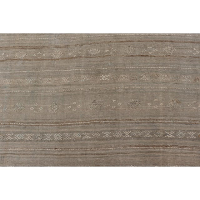 Early 20th Century Vintage Turkish Kilim Rug With Soft Beige and Pastel Accents 6'0 X 11'0 For Sale - Image 5 of 10