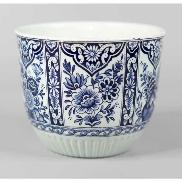 Farmhouse Mid-20th Century Blue and White Delft Cachepot Planter For Sale - Image 3 of 7