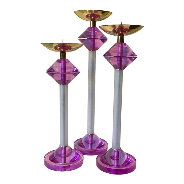 Postmodern 1990s Postmodern Pink Lucite and Brass Candlesticks - Set of 3 For Sale - Image 3 of 4