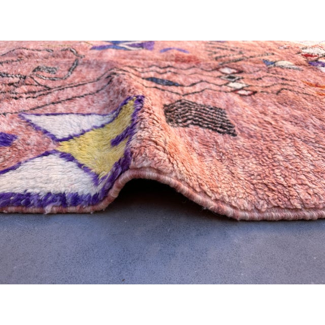 Everyone strives to achieve the perfect home decoration that can be flaunted to relatives and in the same time, be a...