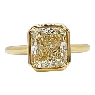 Gia 3 Carat Yellow Diamond Radiant Bezel Prong Ring in 18k Yellow Gold, Size 6.75 For Sale