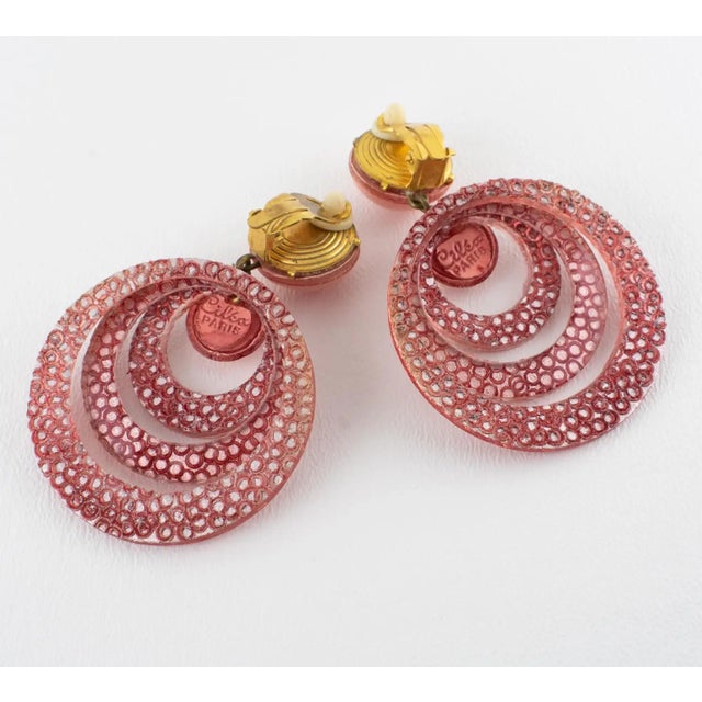 Cilea Paris Powder Pink Resin Clip Earrings Dangle Multi-Rings For Sale In Atlanta - Image 6 of 9