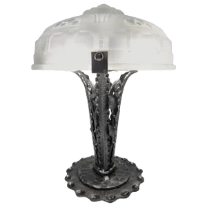 Sabino French Art Deco Table Lamp in Hammered Iron and Frosted Art Glass