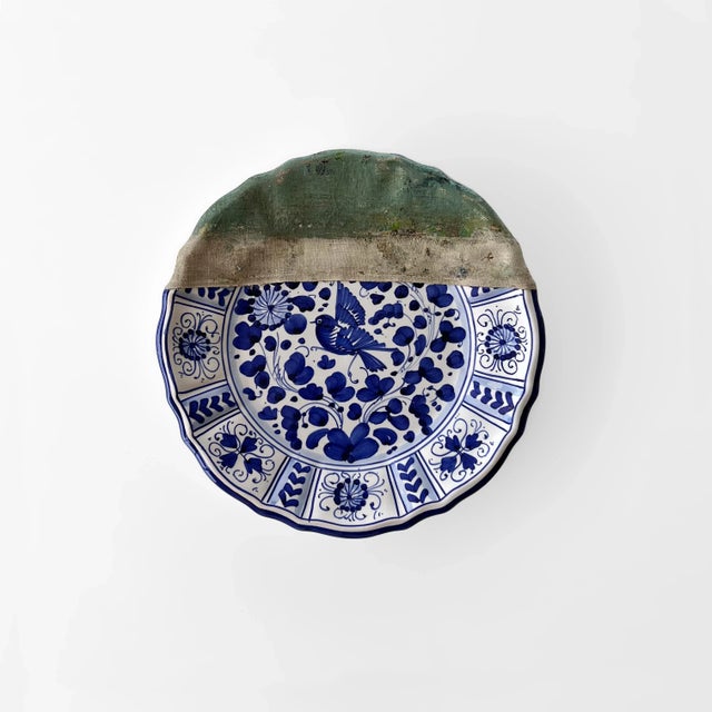 Wall Art Installation: Composition of Ceramic Plates and Oil on Canvas - "The White Vase" For Sale - Image 10 of 11