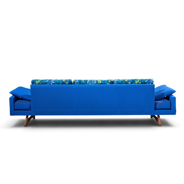 Adrian Pearsall for Craft Associates 2408-S Mid Century Walnut Gondola Sofa For Sale In Chicago - Image 6 of 9