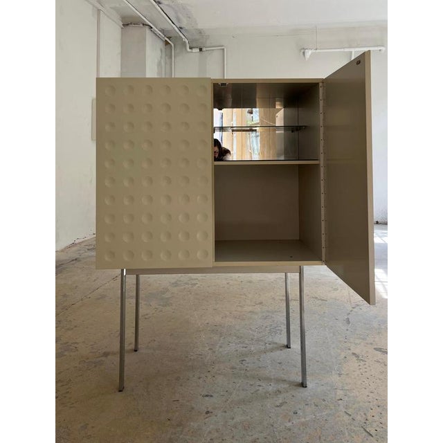 White Highboard with Circular Relief Pattern and Minibar from Belgium For Sale - Image 4 of 11