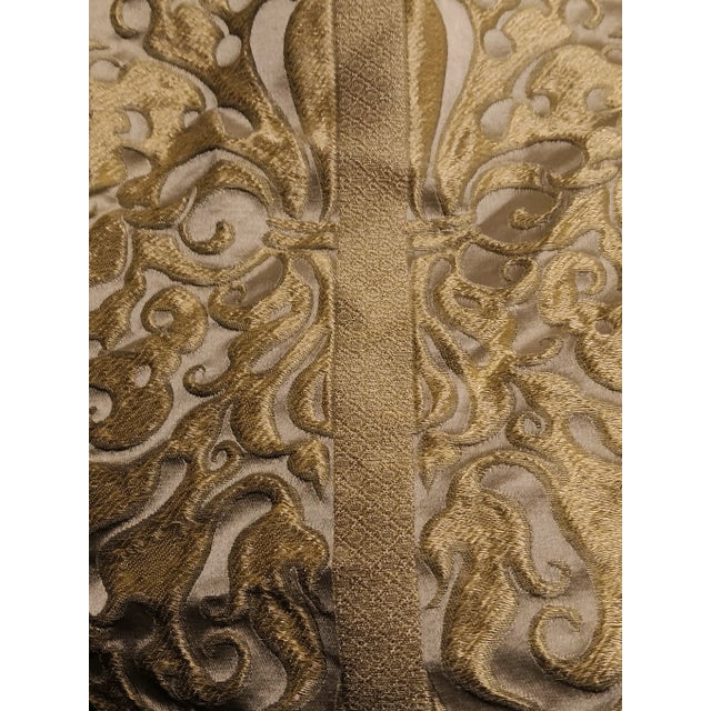 Scalamandre Elegant Italian Embossed Chartreuse Silk Upholstery Fabric- 6 Yards For Sale In Atlanta - Image 6 of 18