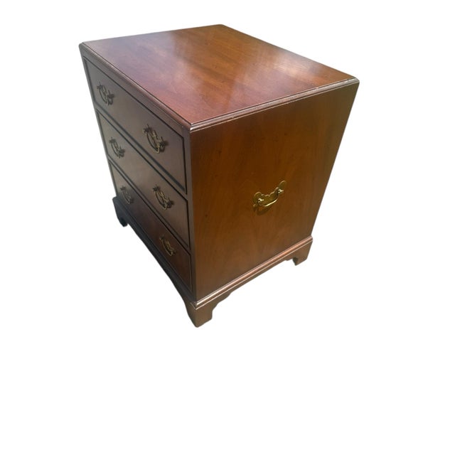 Henredon 18th Century Portfolio Solid Mahogany Three Drawer Chairside Chest / Nightstand For Sale In Little Rock - Image 6 of 11